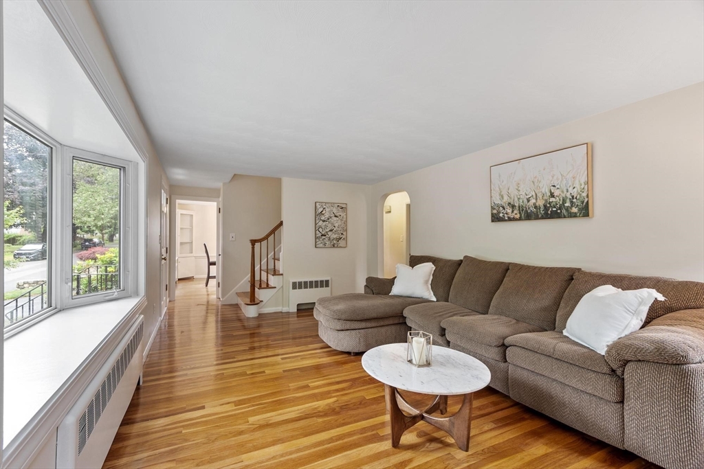 12 Hunt Road Bedford, MA 01730 - Photo 4 of 30