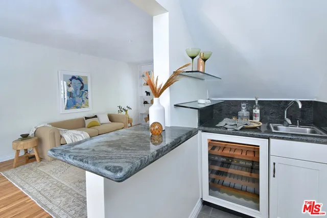 $5,500 | 14017 Valley Vista Boulevard, Sherman Oaks, CA 91423