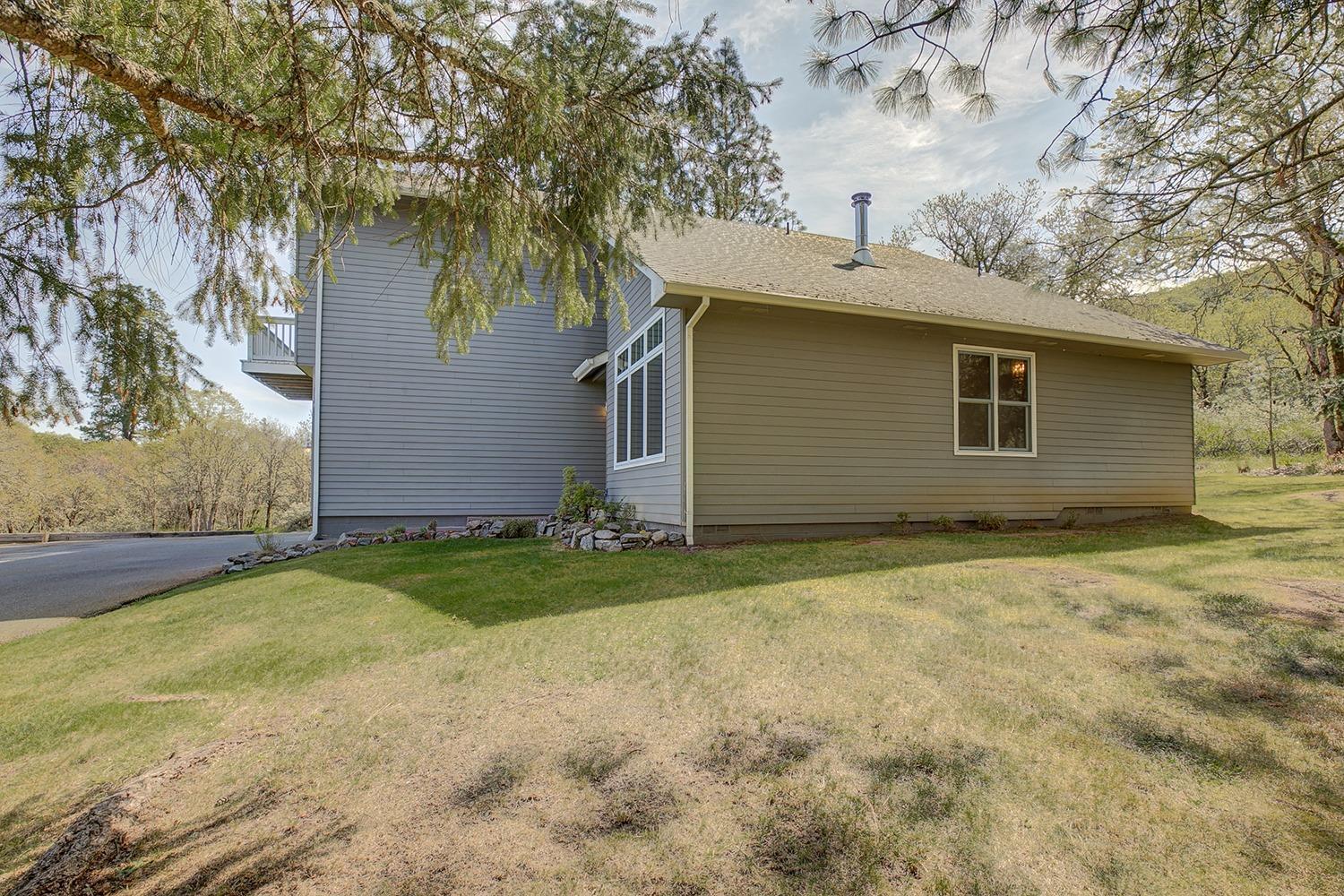 6475 Old Stage Road Central Point, OR 97502 - Photo 4 of 32 Additional Photo