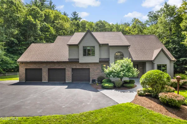 $899,000 | 82 Pickle Hill Road, Queensbury, NY 12845