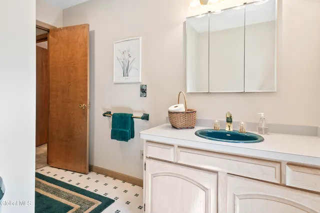 $899,000 | 82 Pickle Hill Road, Queensbury, NY 12845