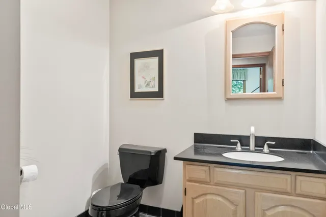 $899,000 | 82 Pickle Hill Road, Queensbury, NY 12845