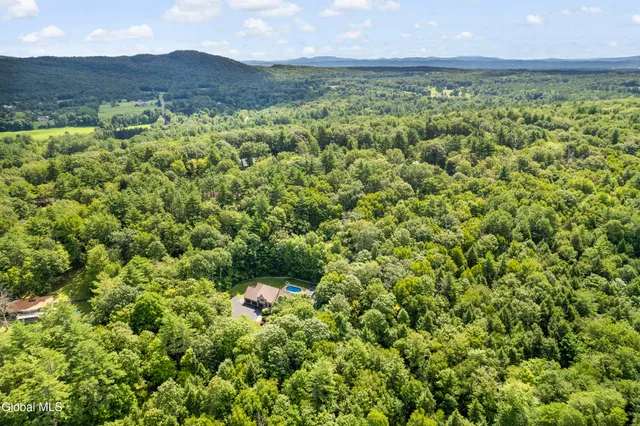 $899,000 | 82 Pickle Hill Road, Queensbury, NY 12845