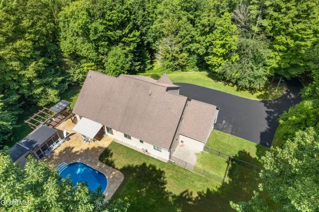 $899,000 | 82 Pickle Hill Road, Queensbury, NY 12845