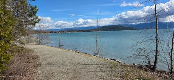 $330,000 | 50 Carnelian Avenue, Unit 101, Ponderay, ID 83852