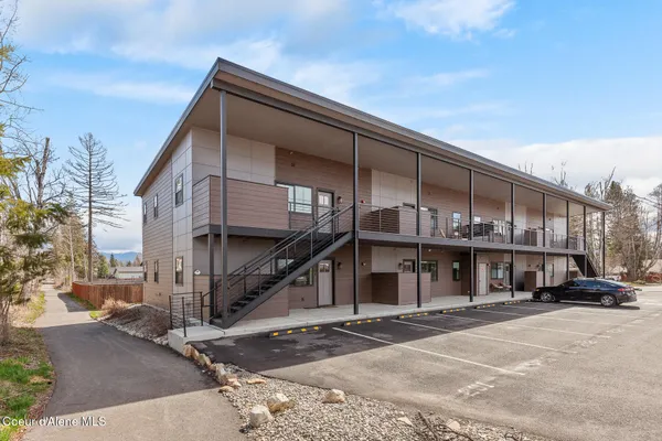 $330,000 | 50 Carnelian Avenue, Unit 101, Ponderay, ID 83852