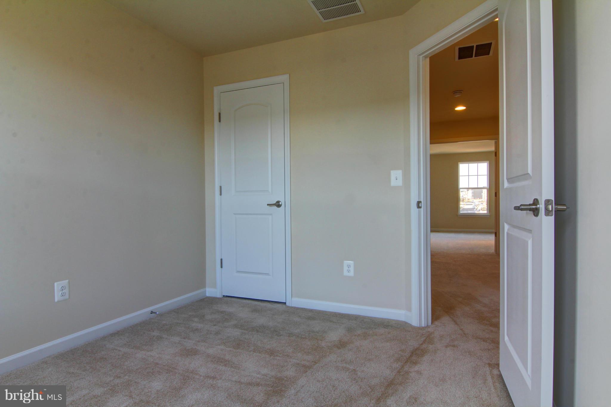 25627 Pleasant Valley Road Chantilly, VA 20152 - Photo 15 of 25 Bedroom