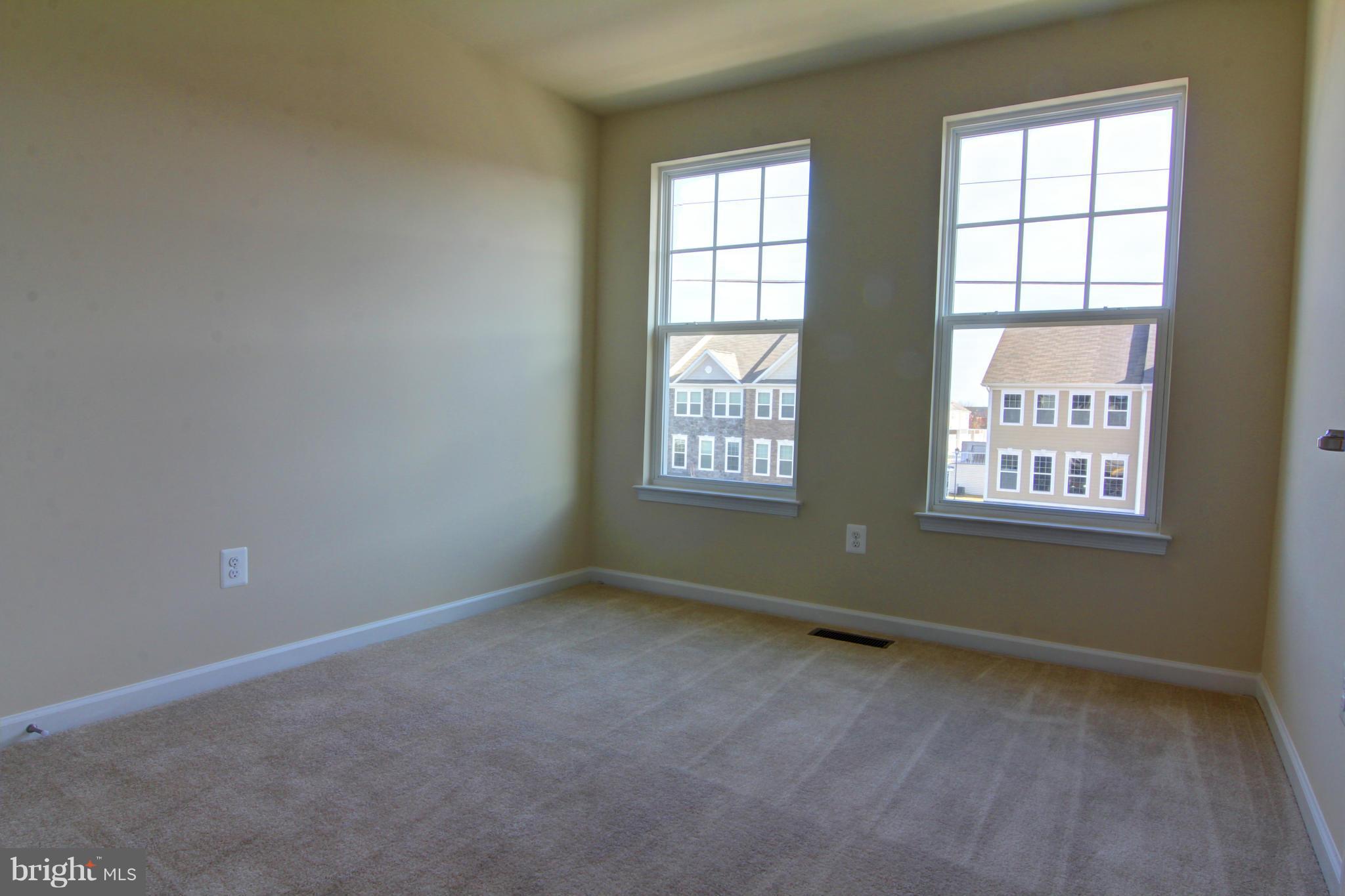 25627 Pleasant Valley Road Chantilly, VA 20152 - Photo 16 of 25 Bedroom
