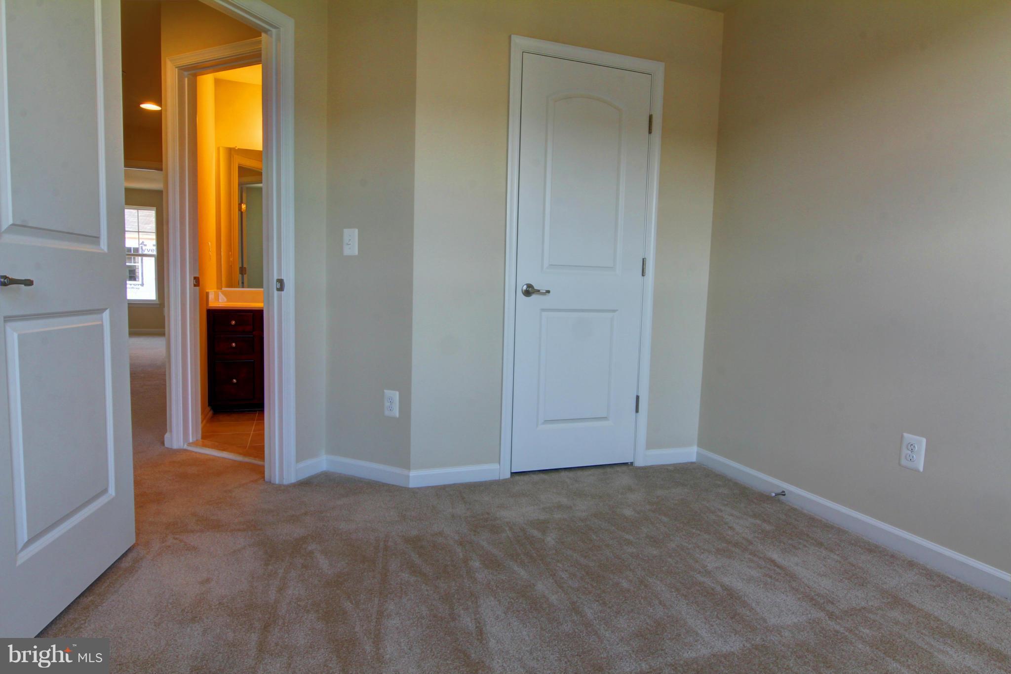 25627 Pleasant Valley Road Chantilly, VA 20152 - Photo 17 of 25 Bedroom