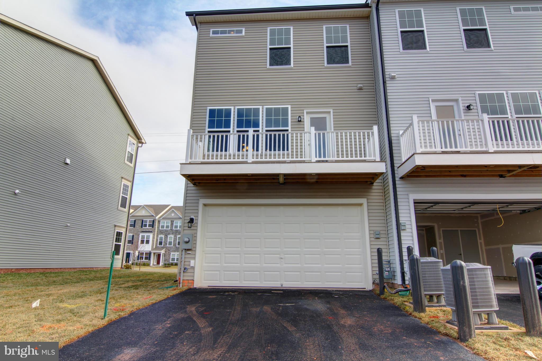 25627 Pleasant Valley Road Chantilly, VA 20152 - Photo 25 of 25 Exterior (Front)
