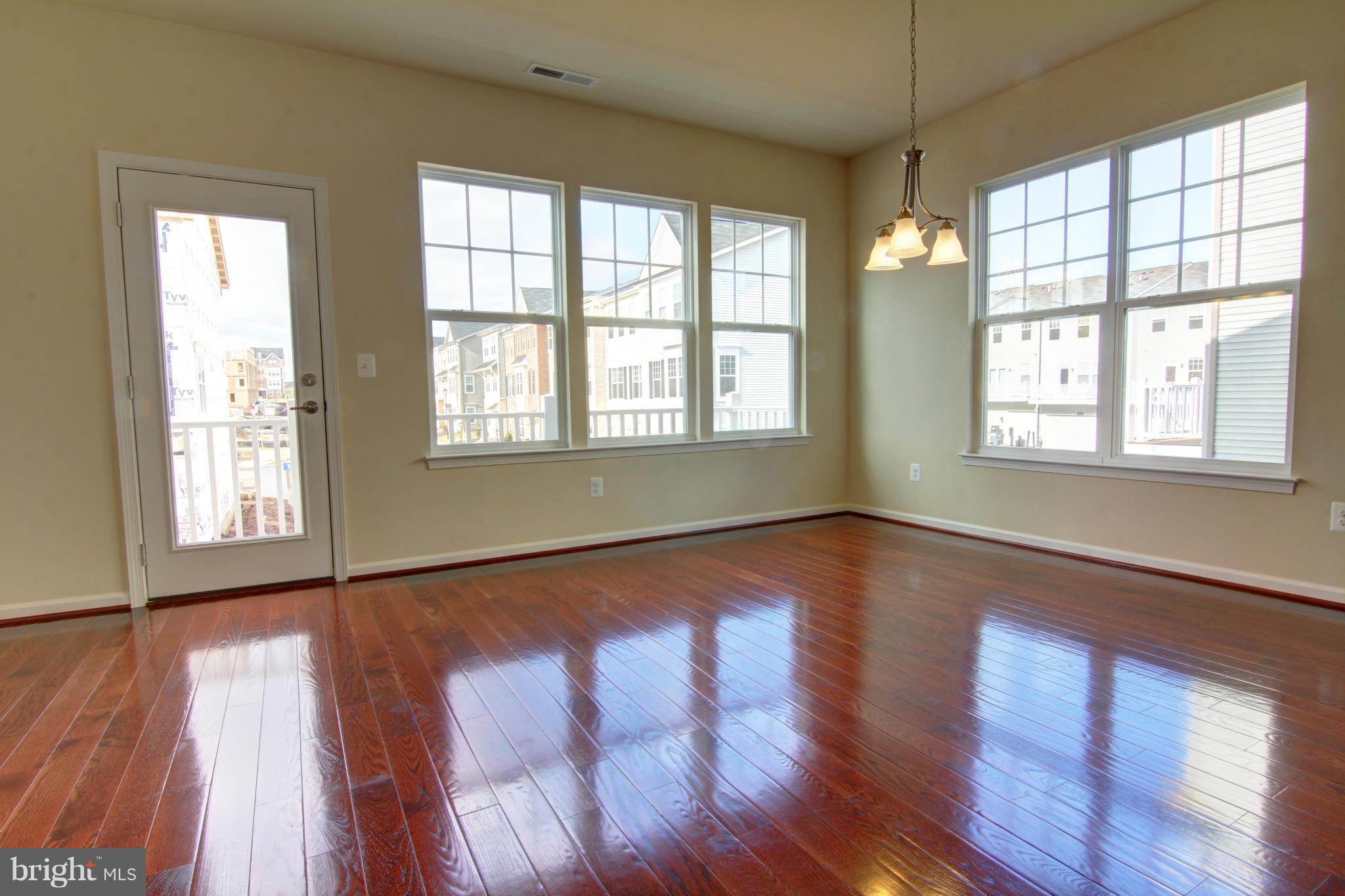 25627 Pleasant Valley Road Chantilly, VA 20152 - Photo 7 of 25 Dining Room