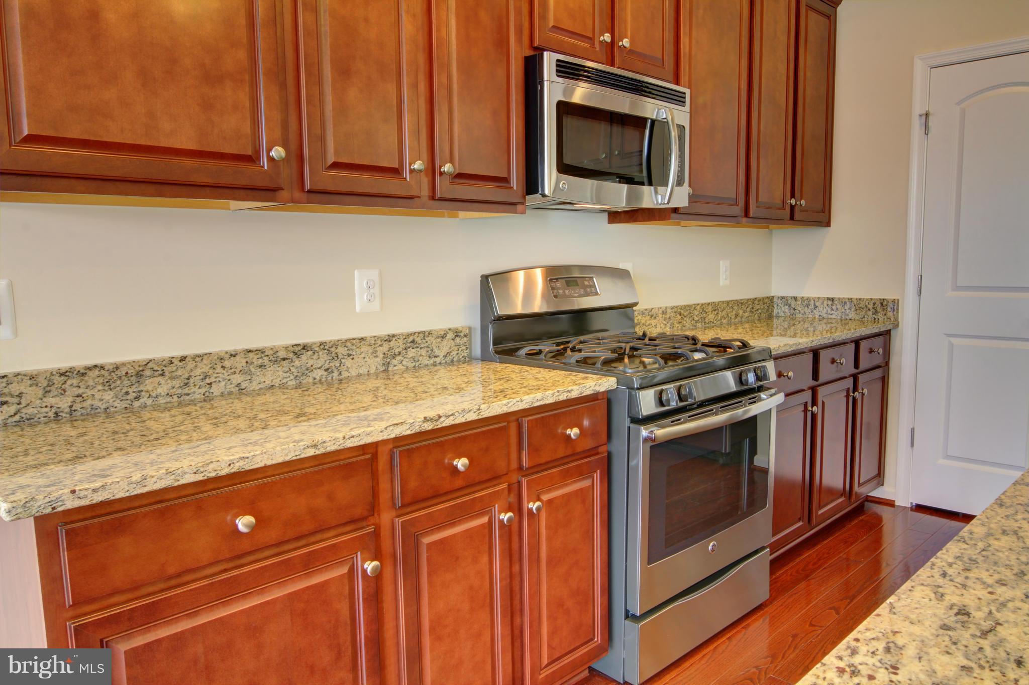 25627 Pleasant Valley Road Chantilly, VA 20152 - Photo 9 of 25 Kitchen
