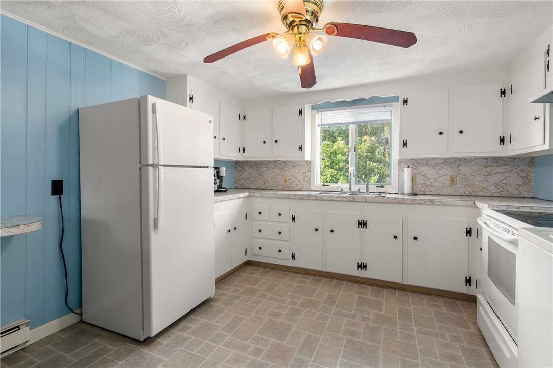 40 Mill Cove Road Warwick, RI 02889 - Photo 20 of 28 Apartment Kitchen