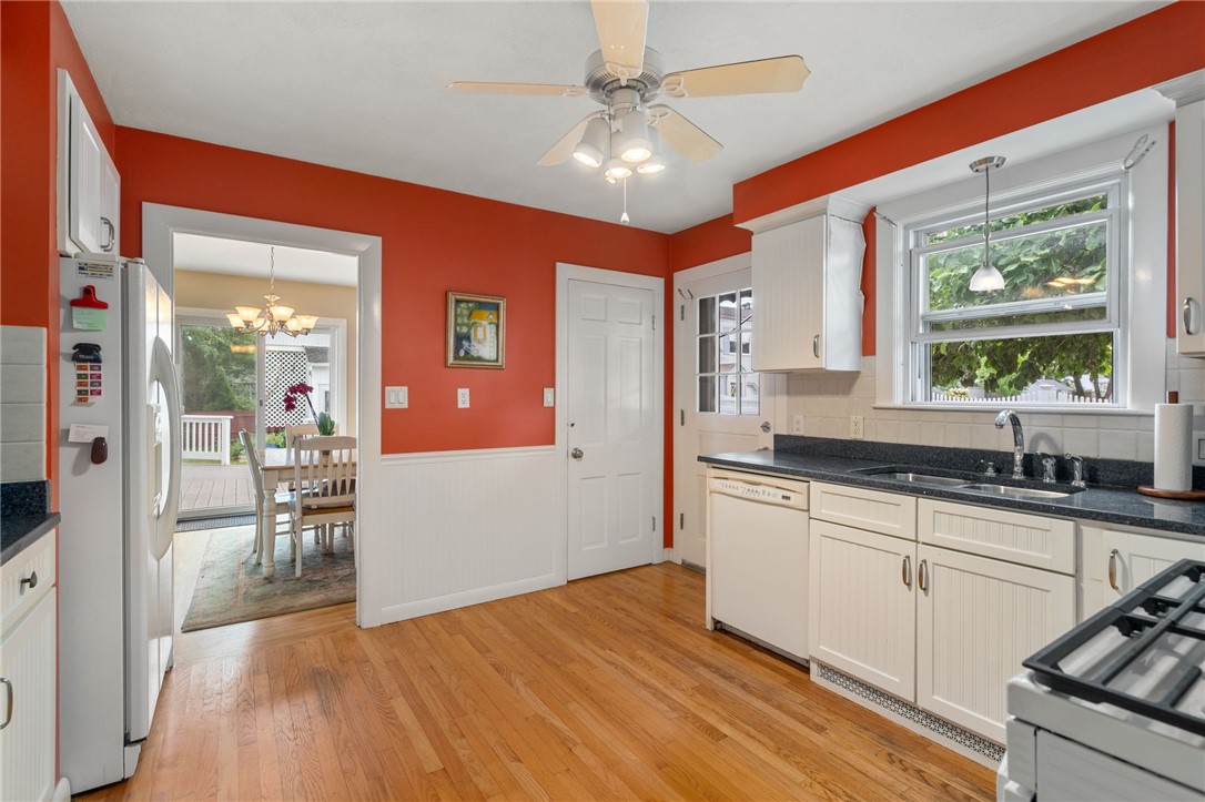 40 Mill Cove Road Warwick, RI 02889 - Photo 7 of 28 Main House Kitchen