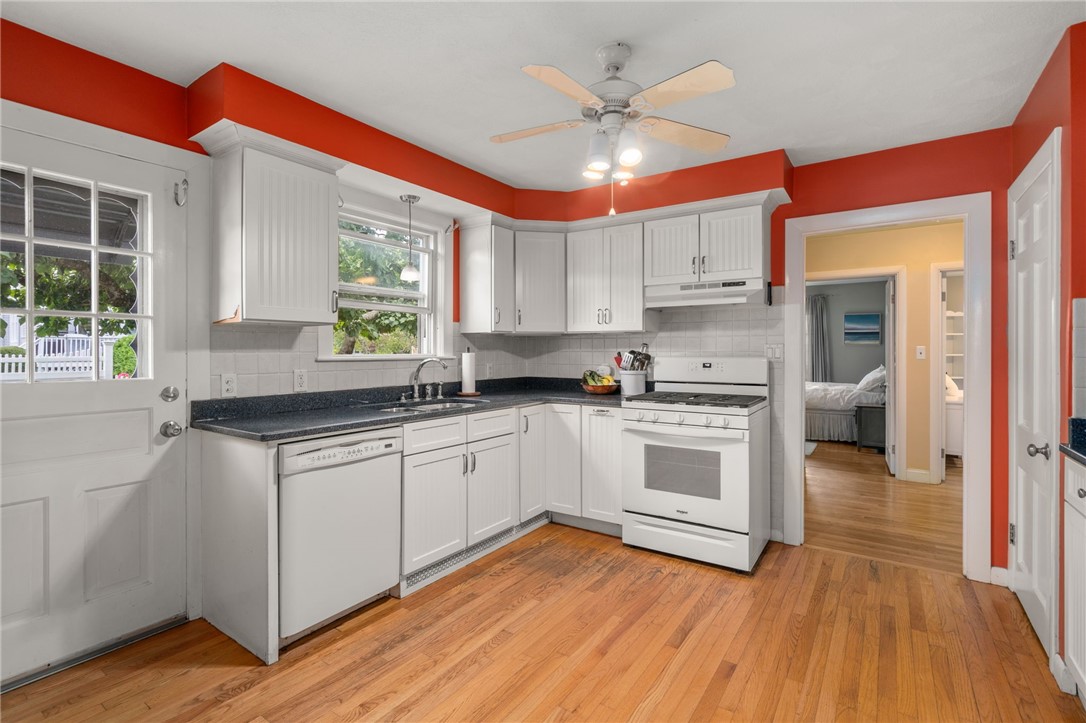 40 Mill Cove Road Warwick, RI 02889 - Photo 8 of 28 Main House Kitchen
