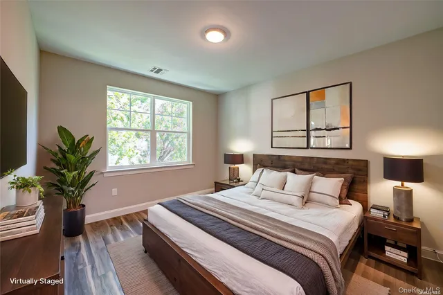 $3,950 | 1 Conklin Street, Unit 204, Farmingdale, NY 11735