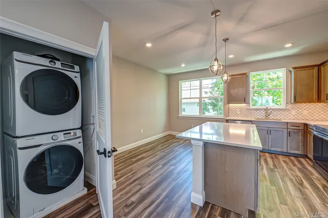 $3,950 | 1 Conklin Street, Unit 204, Farmingdale, NY 11735