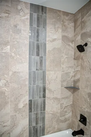 $3,950 | 1 Conklin Street, Unit 204, Farmingdale, NY 11735