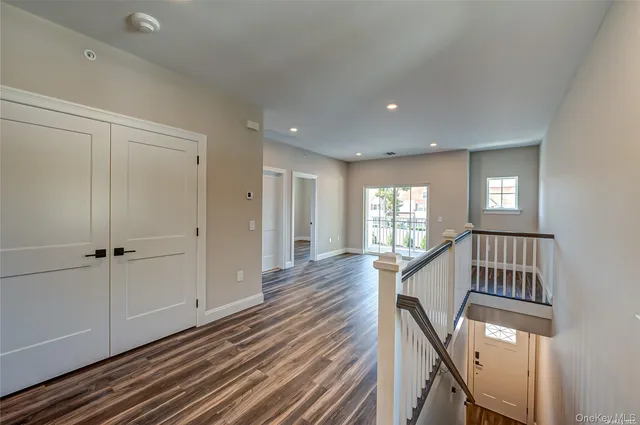 $3,950 | 1 Conklin Street, Unit 204, Farmingdale, NY 11735