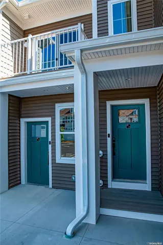 $3,950 | 1 Conklin Street, Unit 204, Farmingdale, NY 11735