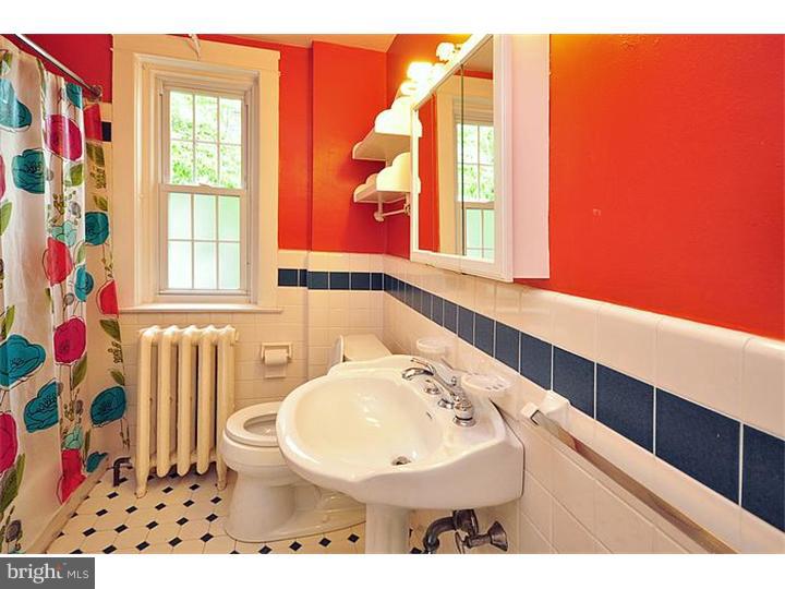 332 Wellesley Road Philadelphia, PA 19119 - Photo 17 of 25 Bathroom