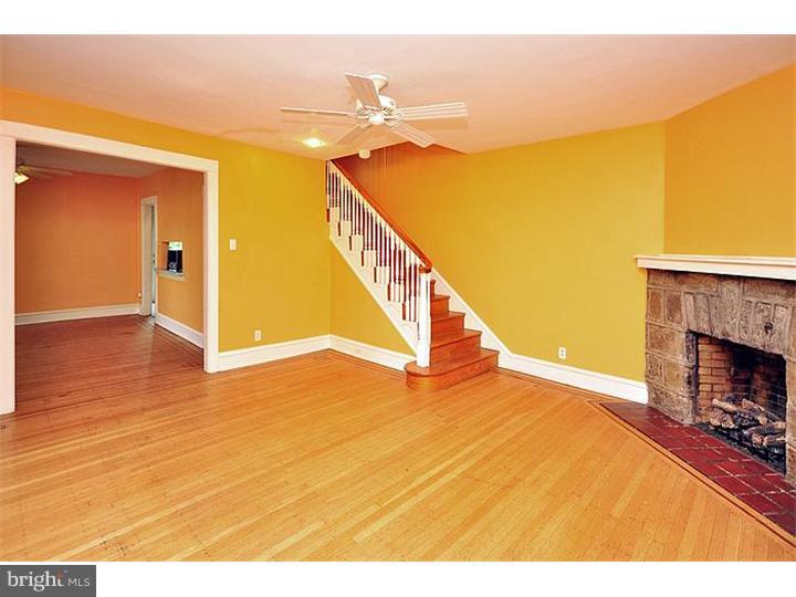 332 Wellesley Road Philadelphia, PA 19119 - Photo 5 of 25 Living Room