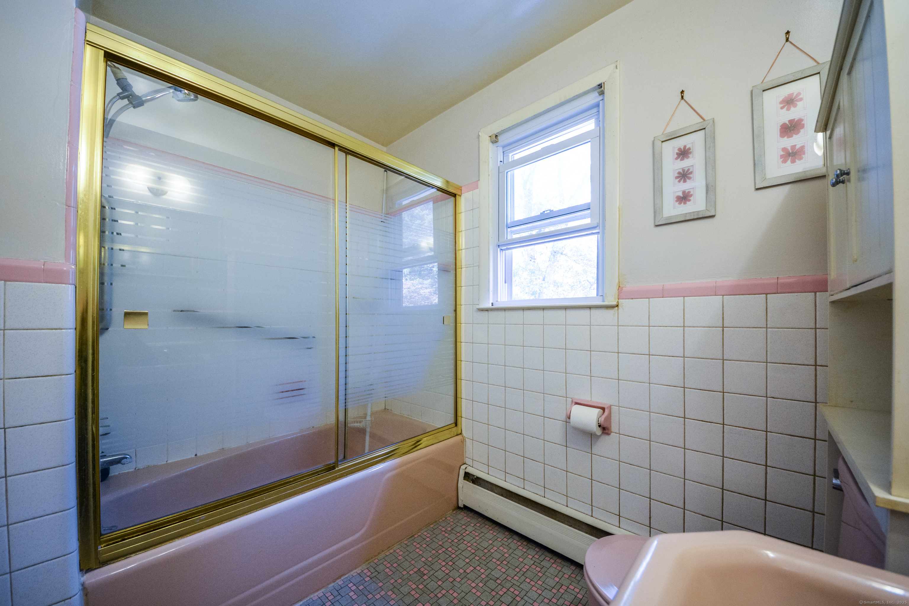 291 Frenchtown Road Bridgeport, CT 06606 - Photo 14 of 40 a bathroom with a bathtub and shower