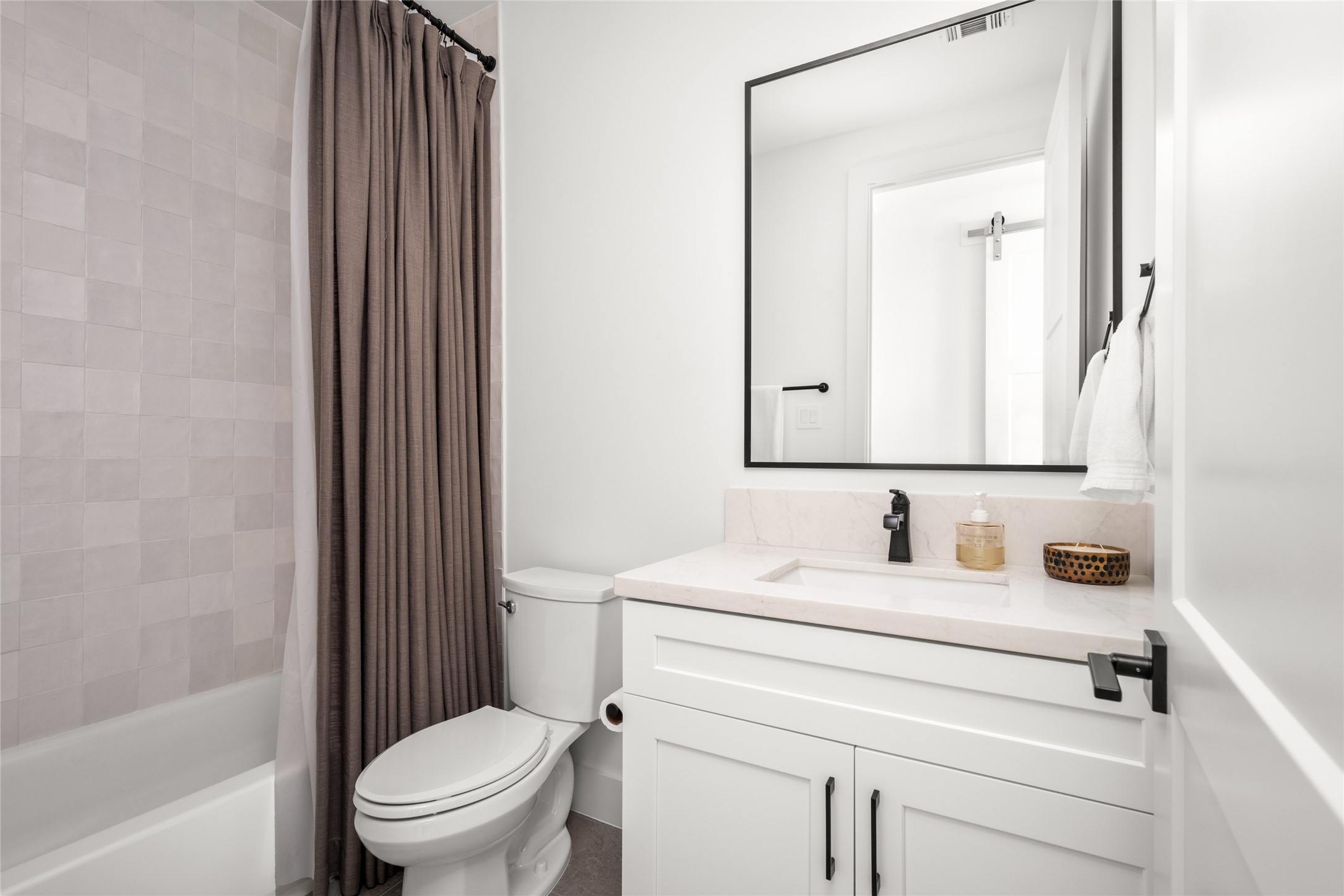1728 Ridgewood Street Houston, TX 77006 - Photo 35 of 43 Gallery Image 35