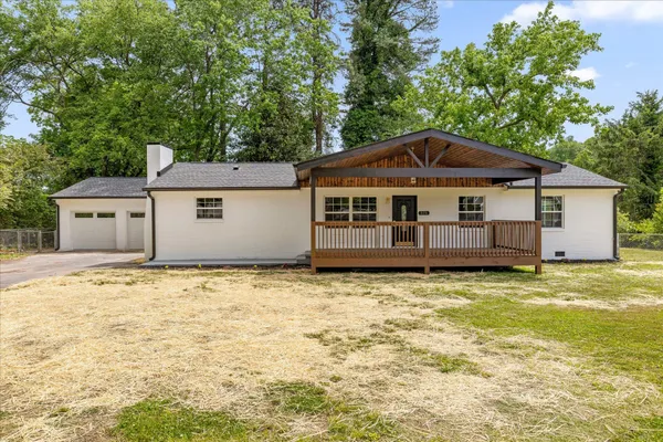 $387,500 | 325 10th Street West, Jasper, TN 37347