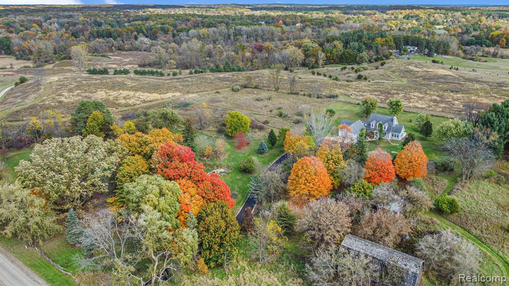 3290 Fisher Road Howell, MI 48855 - Photo 7 of 37 Gallery Image 7