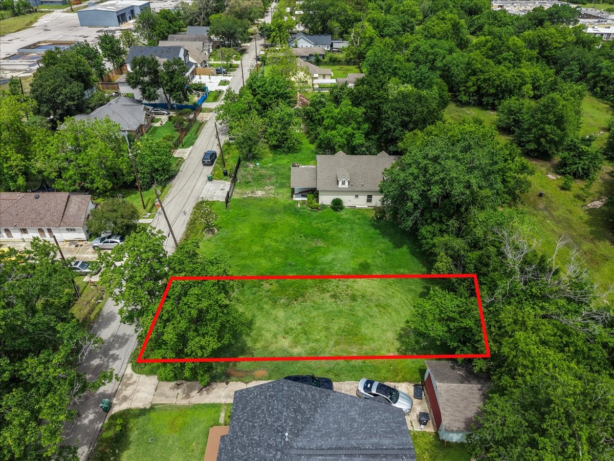 0 Grace Lane Houston, TX 77021 - Photo 16 of 27 an aerial view of a house with a yard