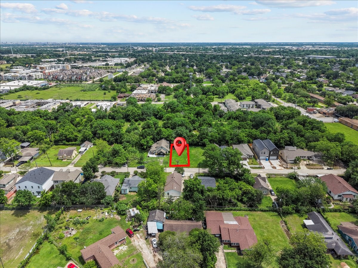0 Grace Lane Houston, TX 77021 - Photo 18 of 27 an aerial view of residential houses with outdoor space and lake view