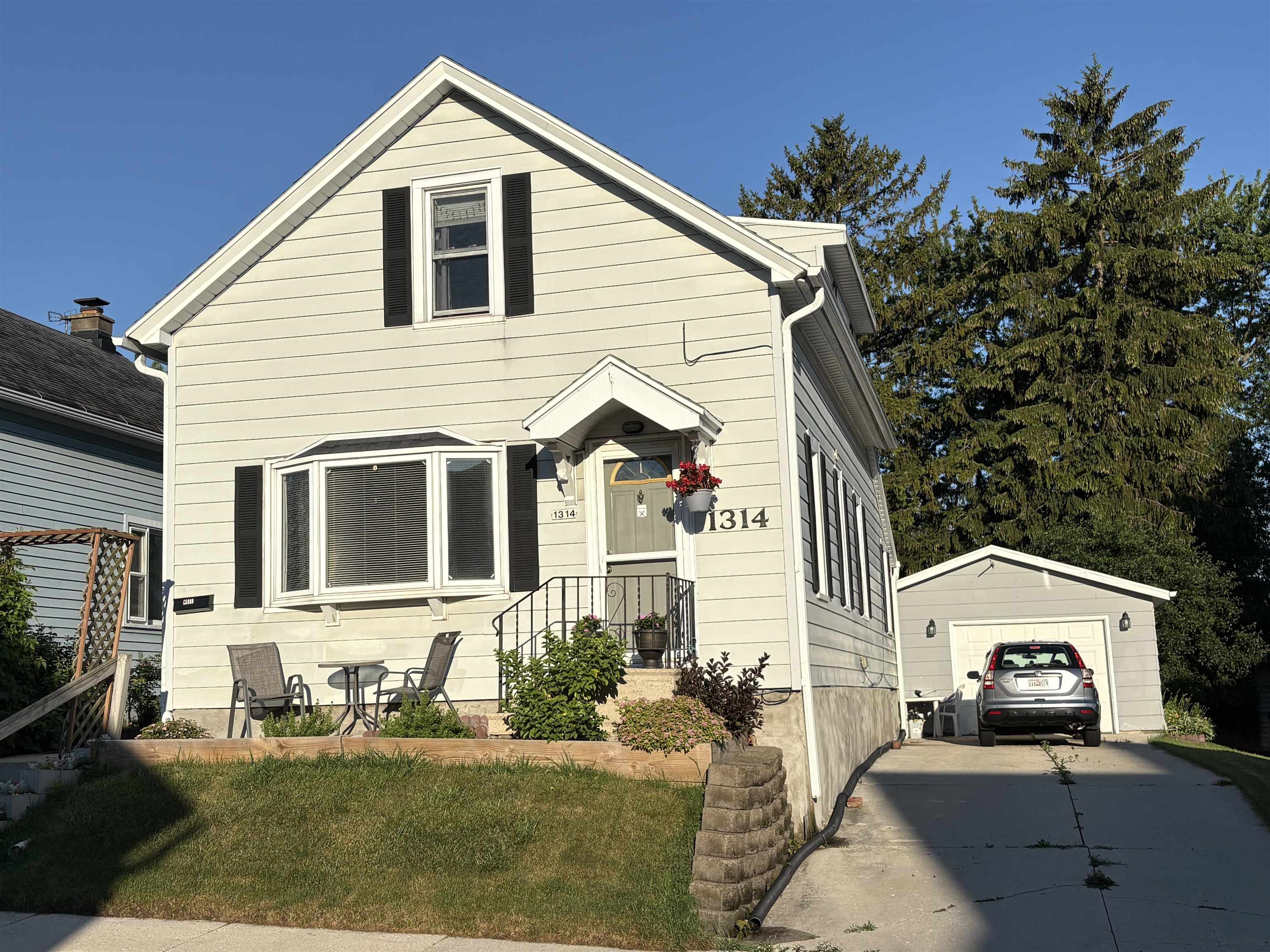 1314 South 24th Street Sheboygan, WI 53081 - Photo 1 of 22