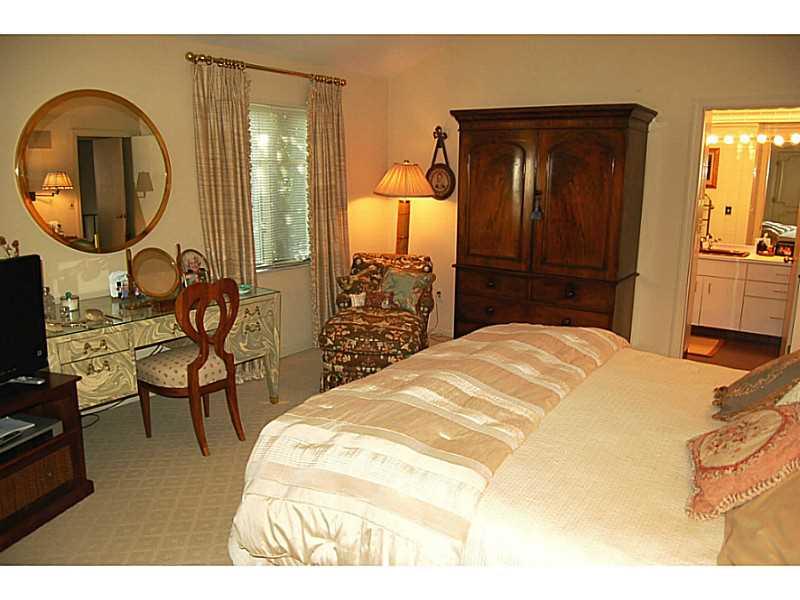 307 Schenley Road Pittsburgh, PA 15217 - Photo 14 of 25 Master Bedroom.