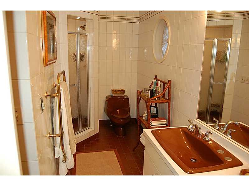 307 Schenley Road Pittsburgh, PA 15217 - Photo 17 of 25 Master Bath/Spa.