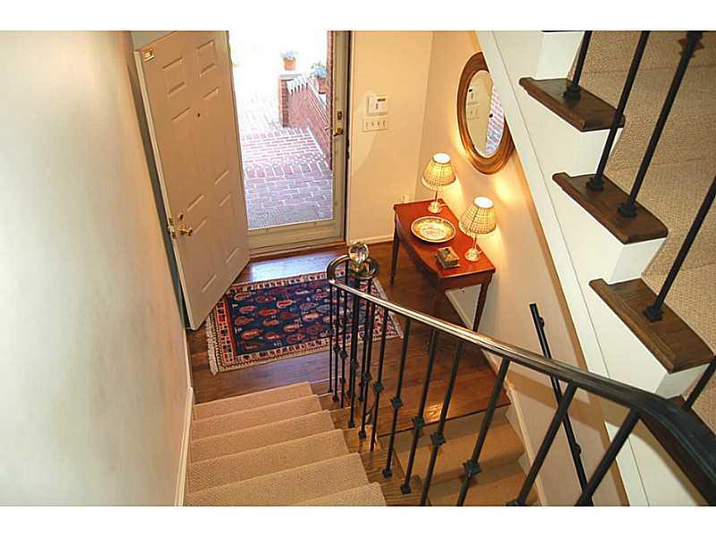 307 Schenley Road Pittsburgh, PA 15217 - Photo 5 of 25 Entry/Foyer.