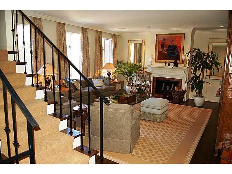 307 Schenley Road Pittsburgh, PA 15217 - Photo 6 of 25 Living Room.