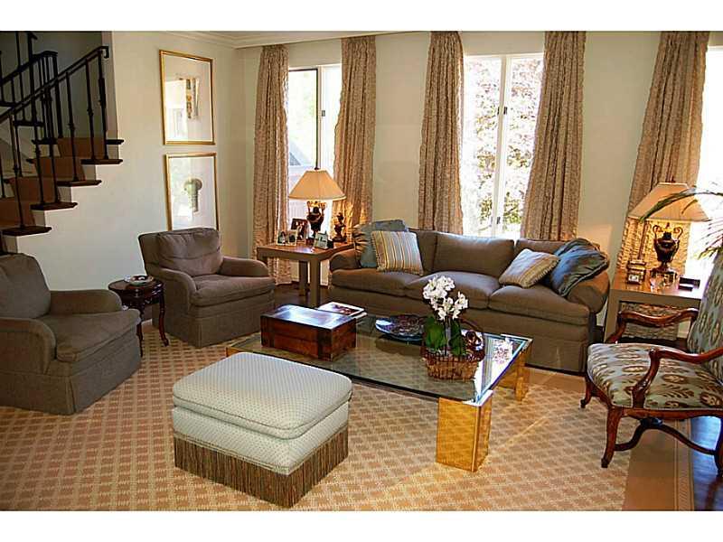 307 Schenley Road Pittsburgh, PA 15217 - Photo 7 of 25 Living Room.