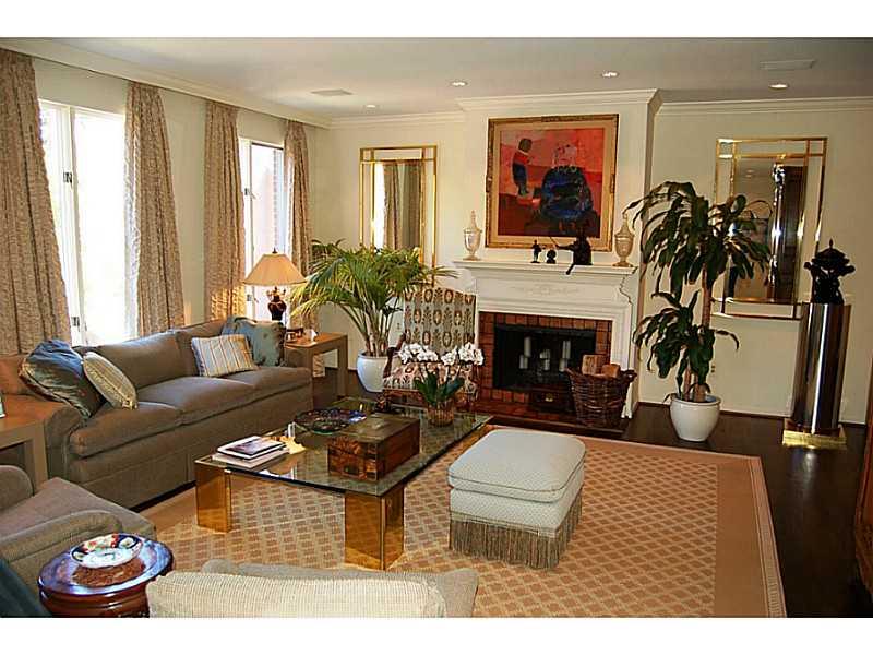 307 Schenley Road Pittsburgh, PA 15217 - Photo 8 of 25 Living Room.