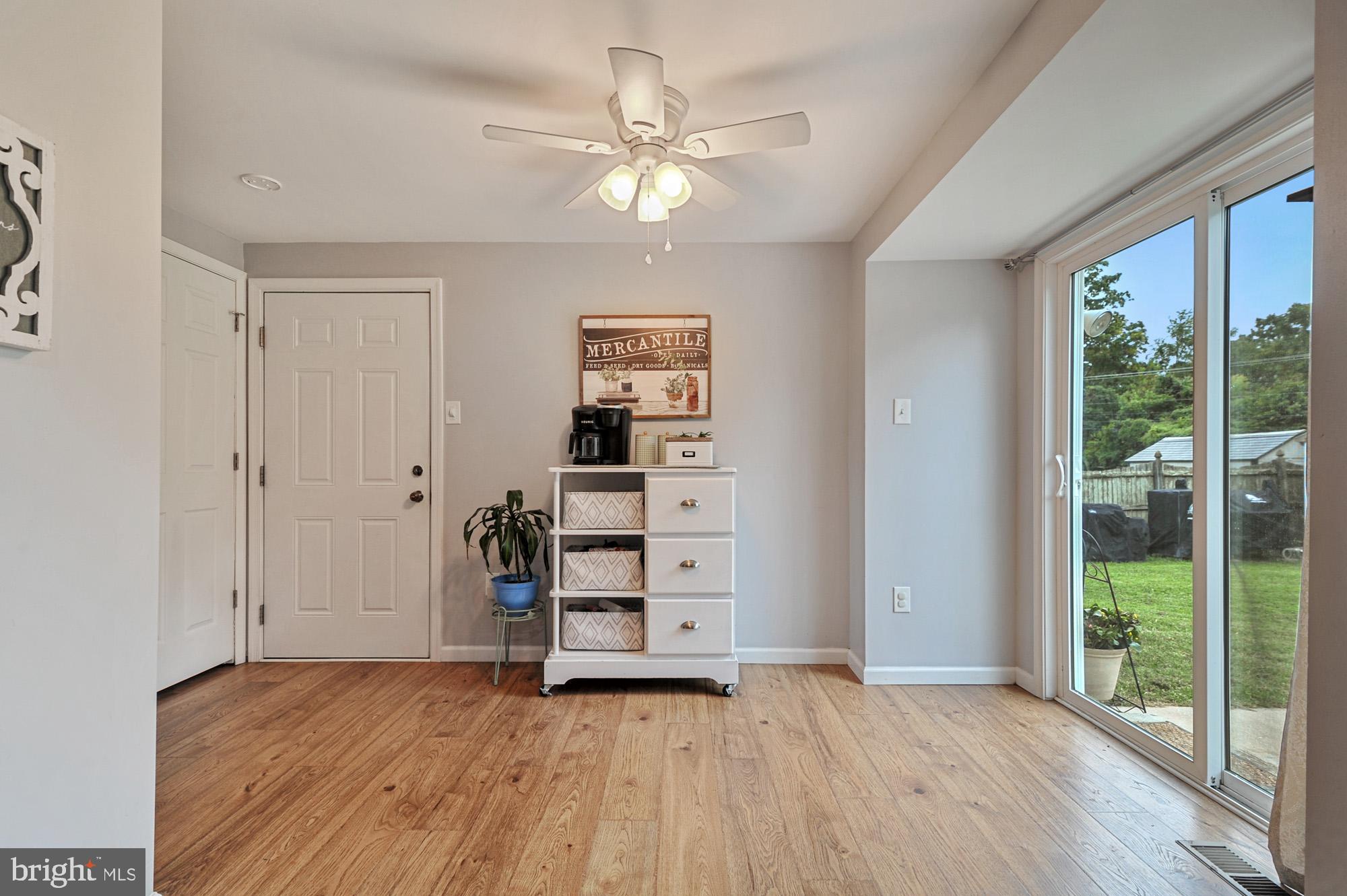 14 Crown Circle Dover, DE 19901 - Photo 7 of 27 Breakfast room