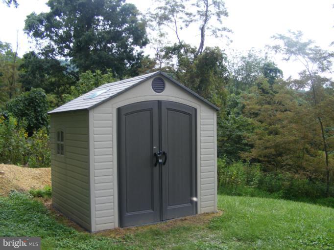 114 Steps To Heaven Road Linden, VA 22642 - Photo 21 of 21 Shed