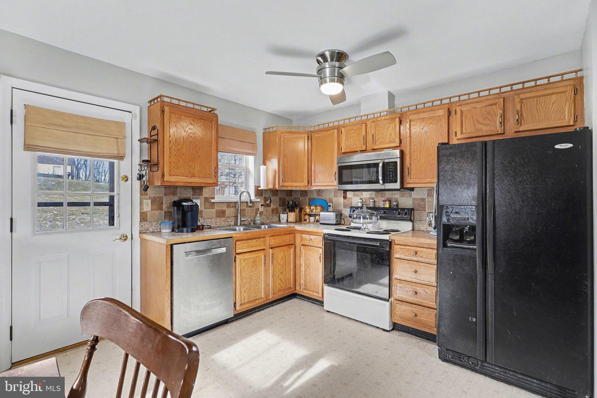 2357 Meeting House Road Spring Grove, PA 17362 - Photo 11 of 33 Gallery Image 11