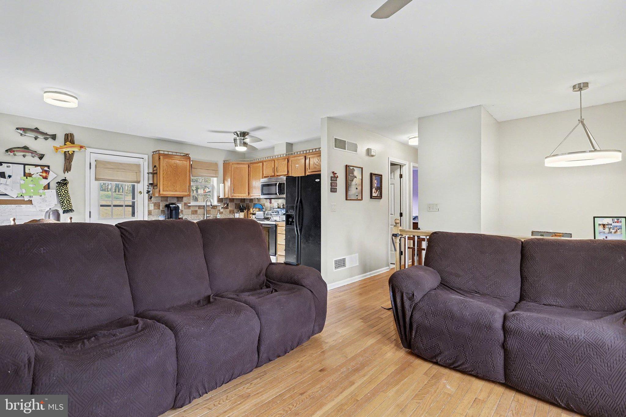 2357 Meeting House Road Spring Grove, PA 17362 - Photo 6 of 33 Gallery Image 6