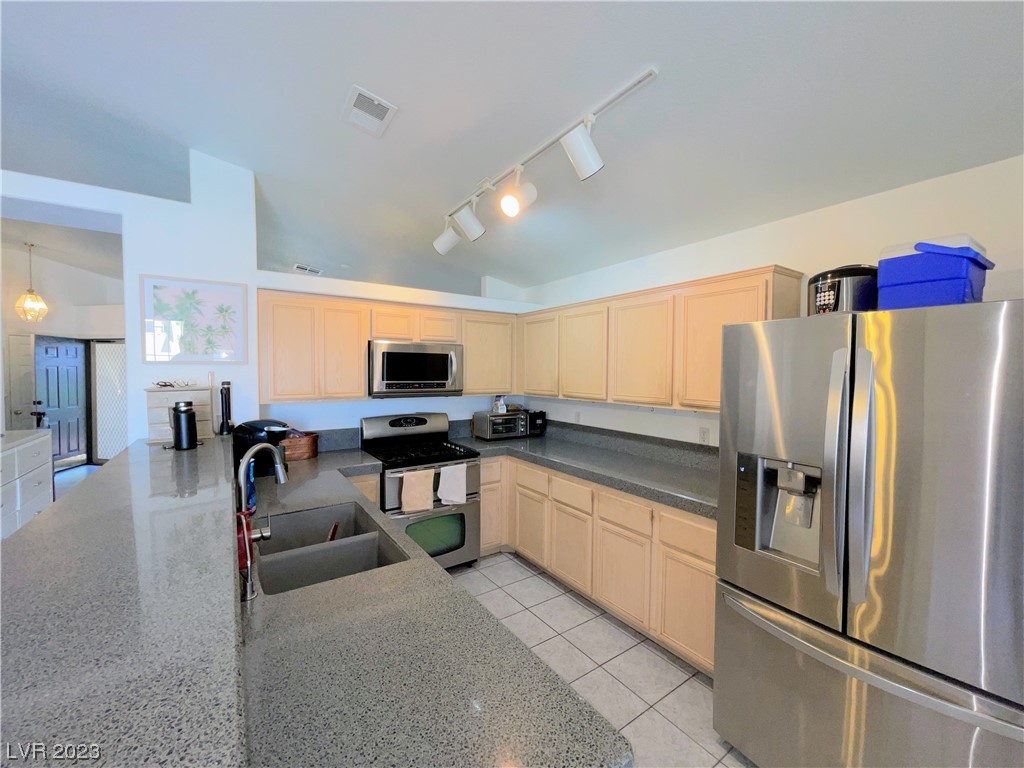 2248 Ramsgate Drive Henderson, NV 89074 - Photo 13 of 56