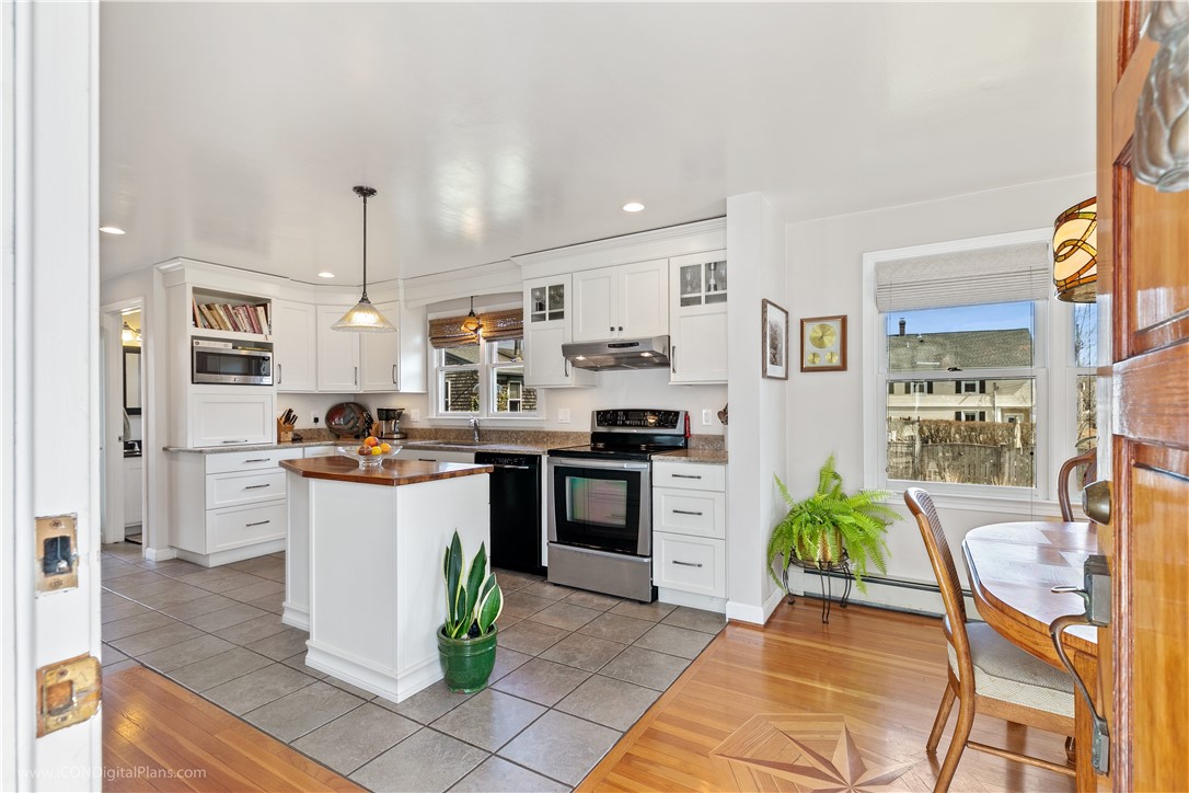 112 Connection Street Newport, RI 02840 - Photo 5 of 45