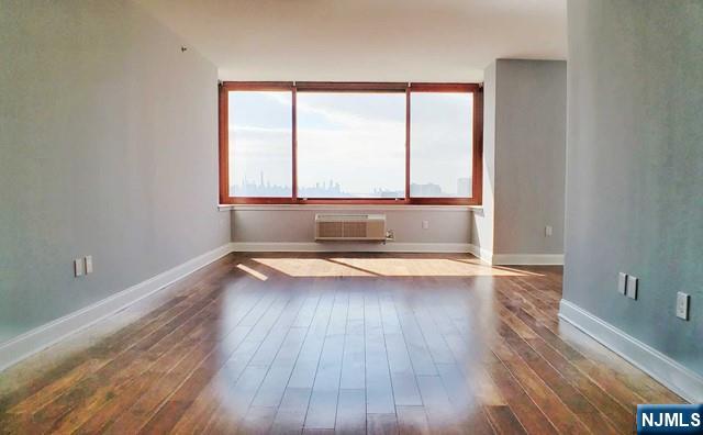 100 Old Palisade Road, Unit 2909 Fort Lee, NJ 07024 - Photo 2 of 9