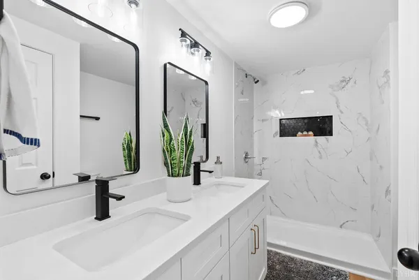 $699,900 | 509 Pleasure Point Drive, Goodview, VA 24095