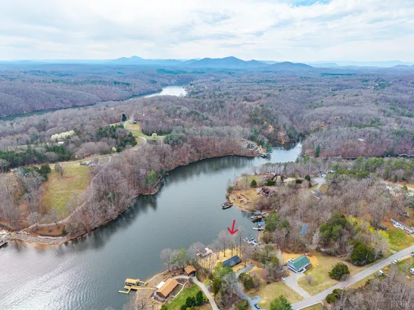 $699,900 | 509 Pleasure Point Drive, Goodview, VA 24095