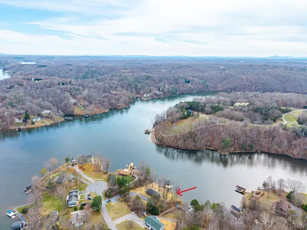 $699,900 | 509 Pleasure Point Drive, Goodview, VA 24095