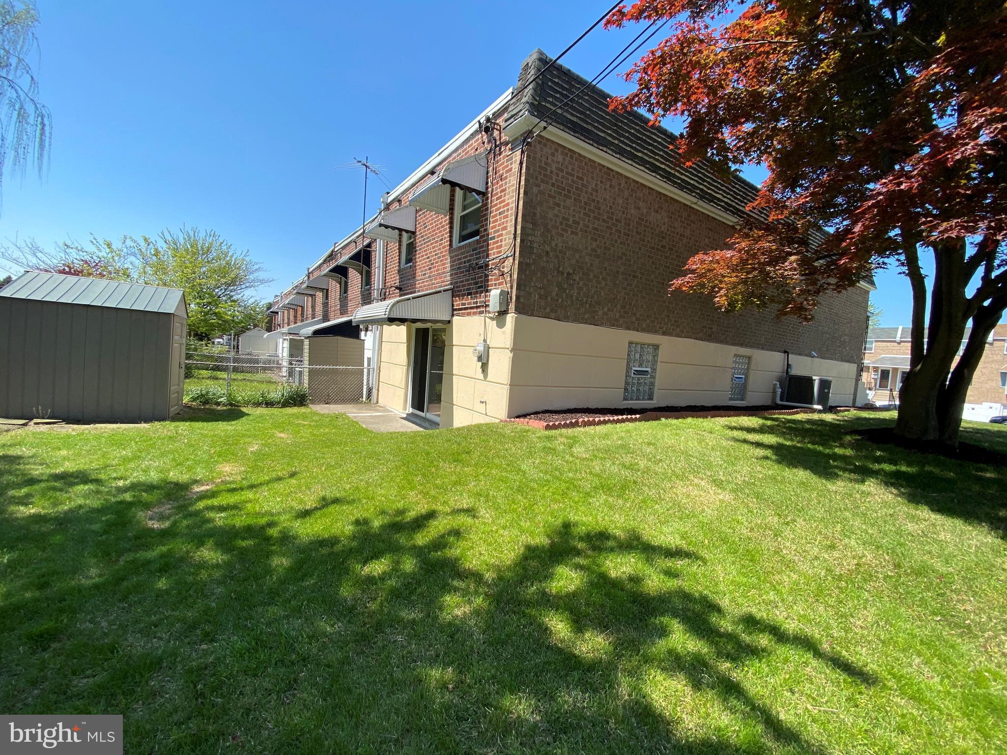 10221 West Keswick Road Philadelphia, PA 19114 - Photo 2 of 33 Large Side/Corner Lot